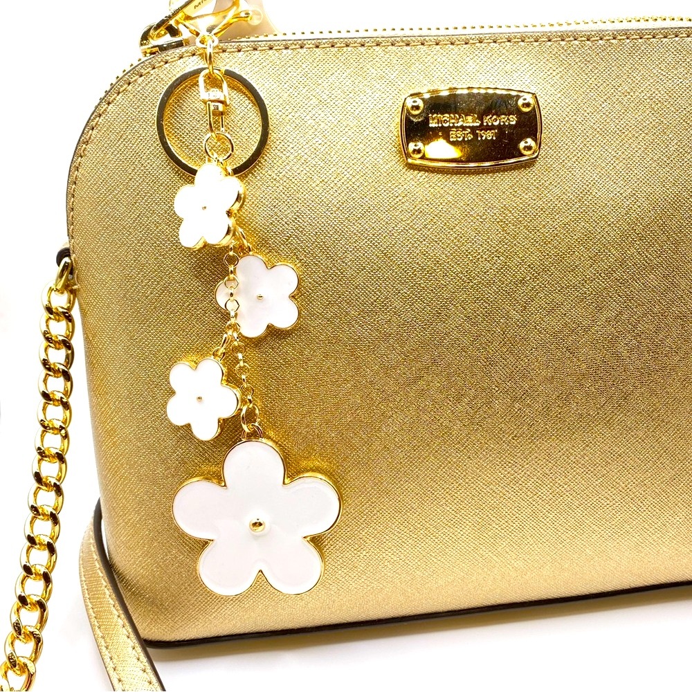 🖤🤍💜🩷Designer-Inspired Dual-Sided Enamel Flowers Keychain Purse/Bag Charm Elegent